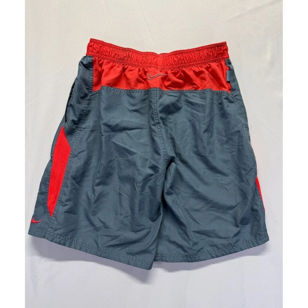 Nike‎ Board Shorts Mens Medium Smoky Gray Red Swoosh Logo Swimwear Drawstring